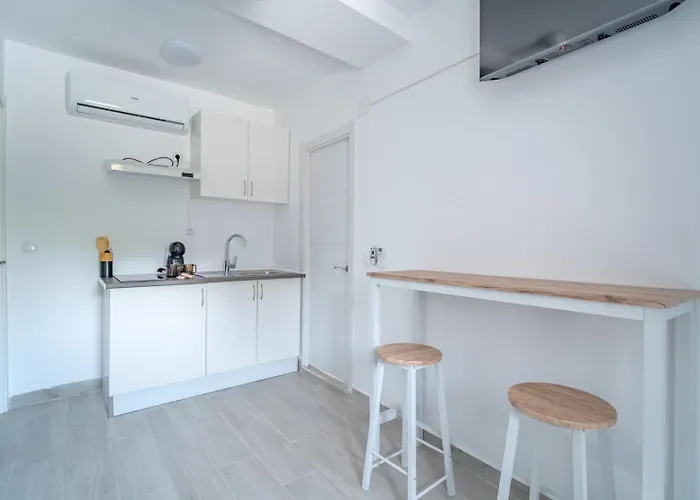 Ronda Vacation Homes 3*